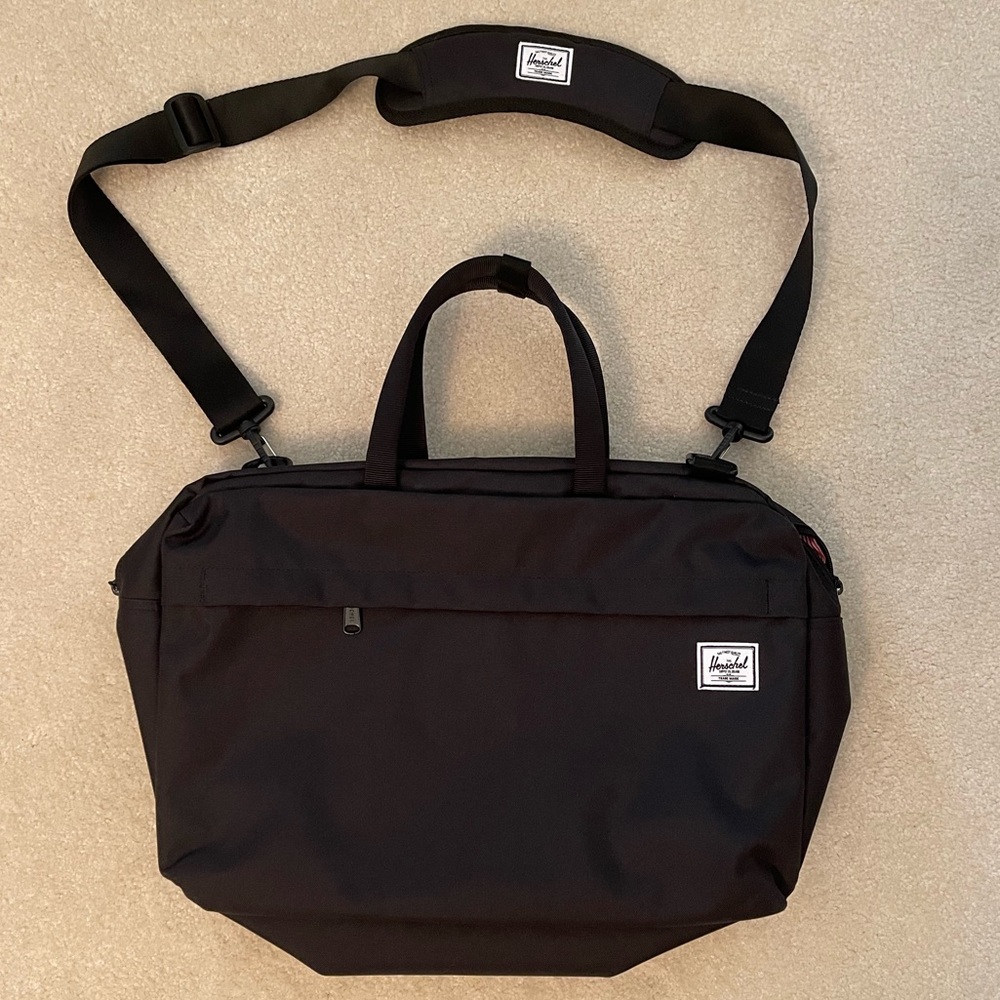 NWOT limited edition Herschel Supply Company sandford black messenger bag